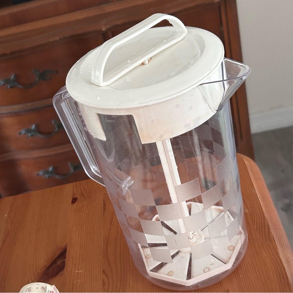 Pampered Chef Stir Pitcher - Picture 2 of 4